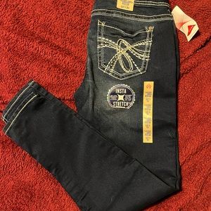 NWT Wallflower Skinny Stretch Jeans